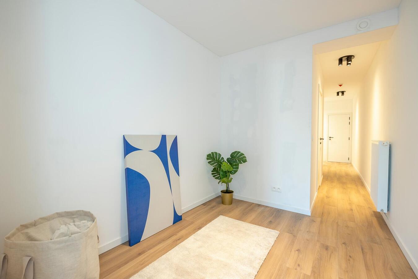 Gerenoveerd appartement met 2 slpk en terras te Mortsel! 