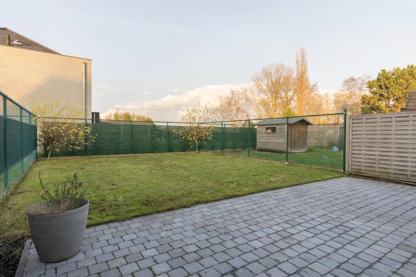Goed gelegen recente pastoriewoning 