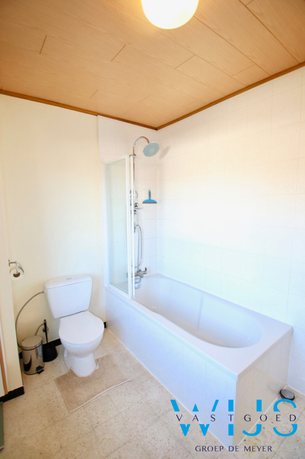 Instapklare woning in een rustige woonwijk te ERTVELDE! 