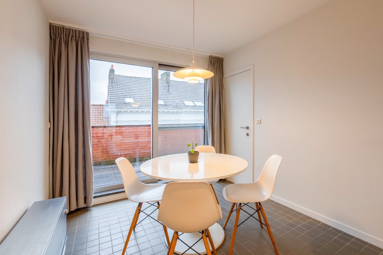 Gemeubeld duplex-appartement met terras 