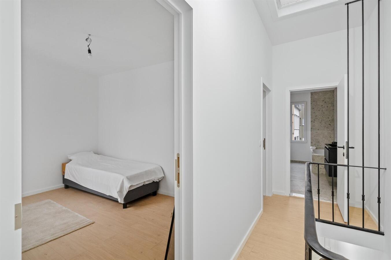 Gerenoveerde woning met 3 slpk en koer te Antwerpen centrum! 