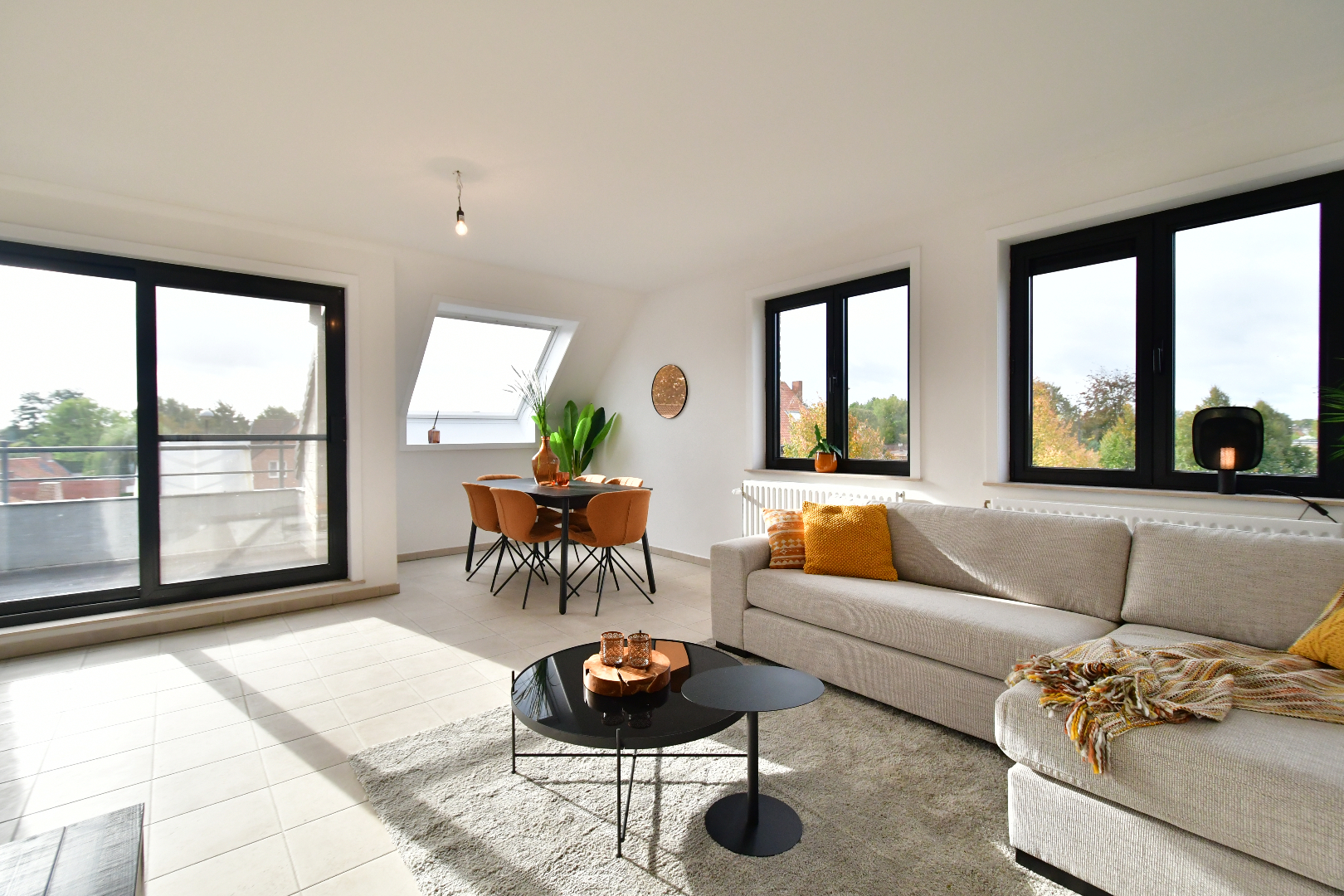 Ruim duplex app. met 3 slpks, terras &amp; garage te Adegem 