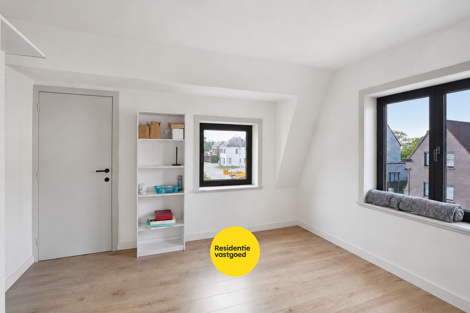 Alleenstaande woning met prachtige uitbouw in centrum Veldegem 