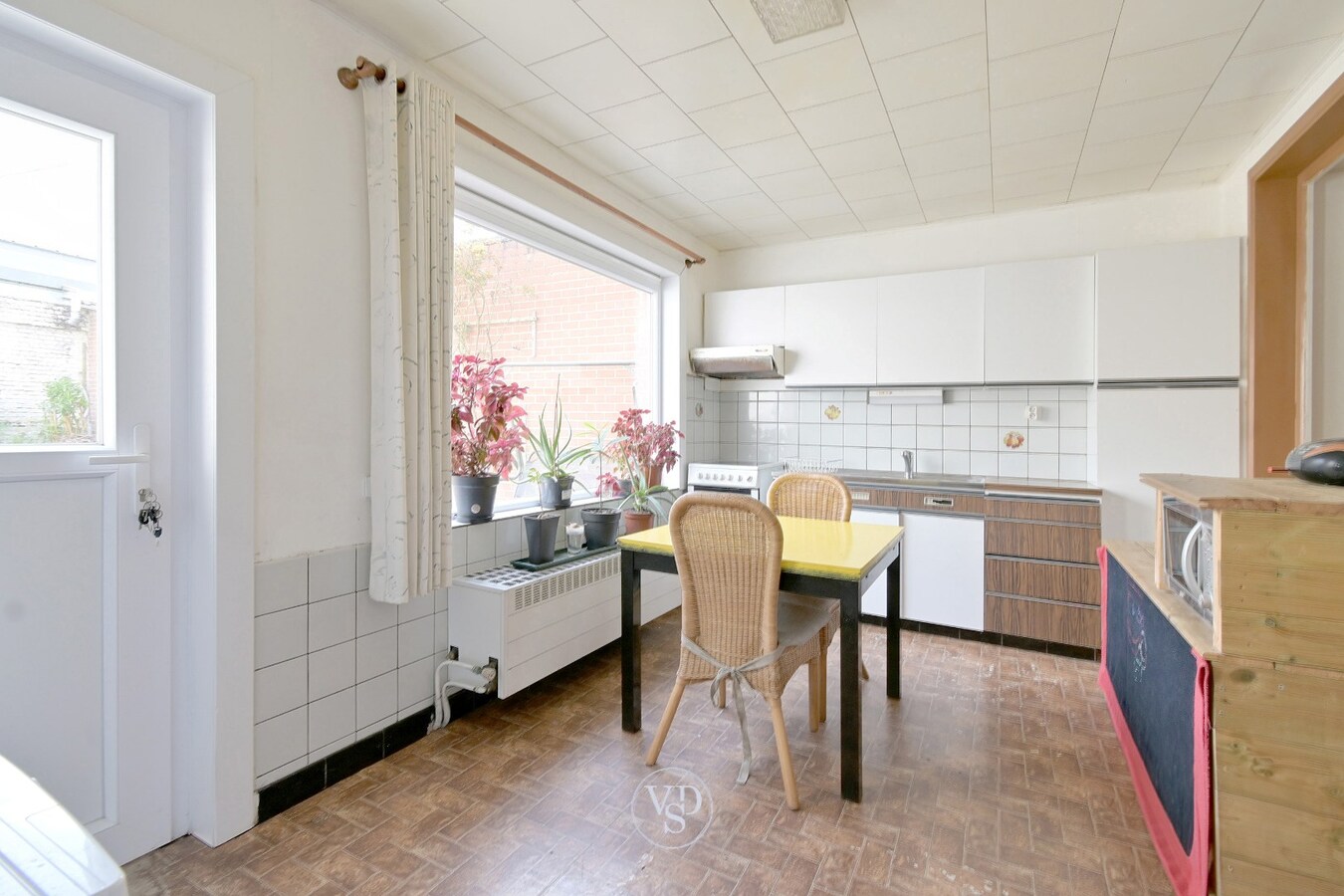 Ruime woning met opslagruimte 
