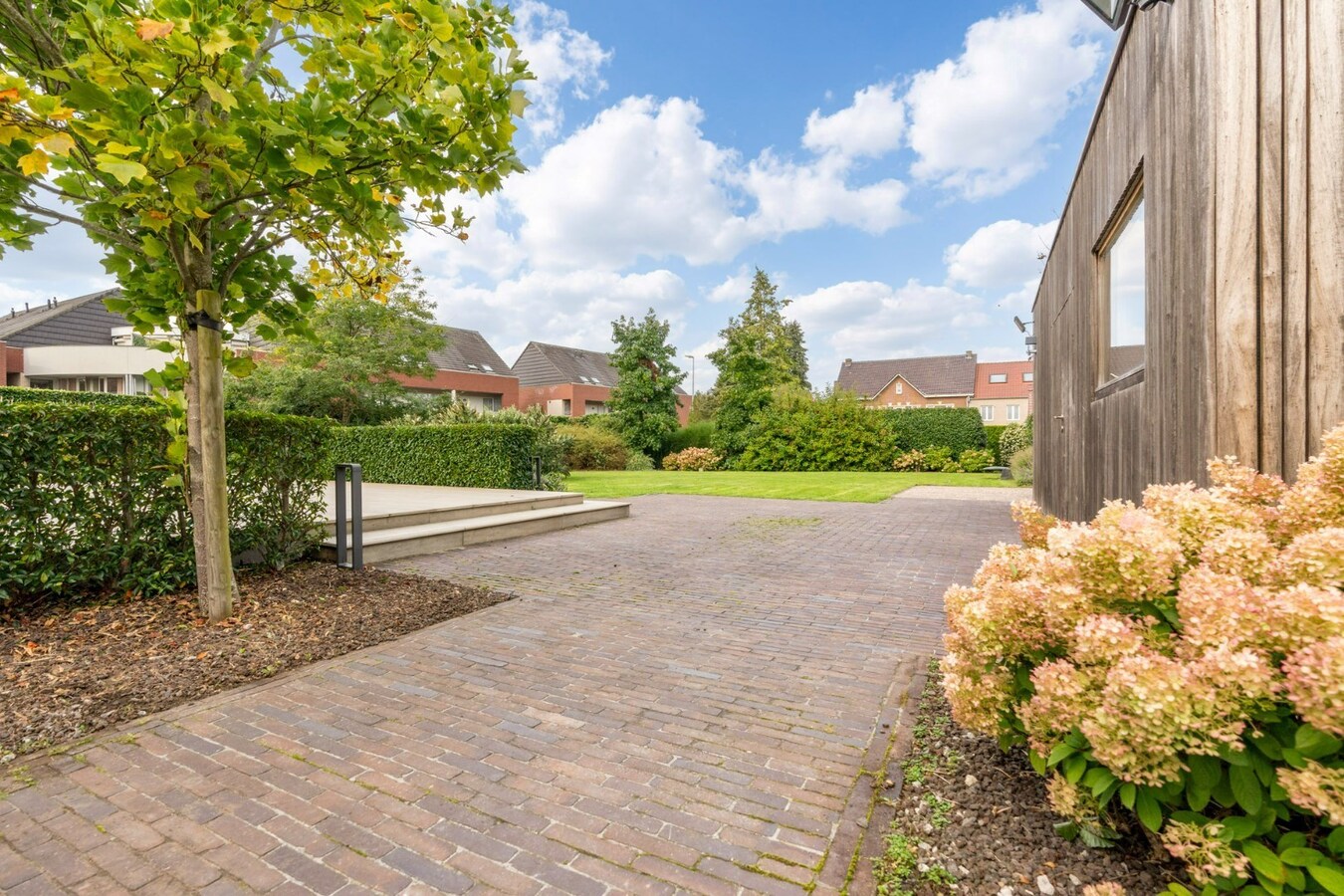 Luxe herenhuis met praktijkruimte in Niel-bij-As 