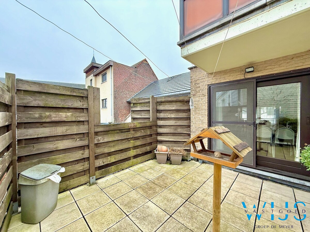 Praktisch appartement met 2 slaapkamers in hartje Evergem ! 