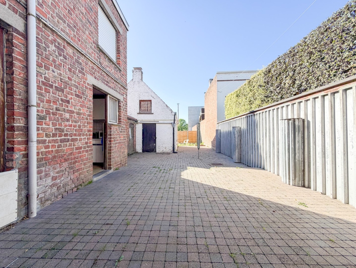 Ruime gezinswoning met 4 slpk, garage en tuin/terras, Ichtegem 