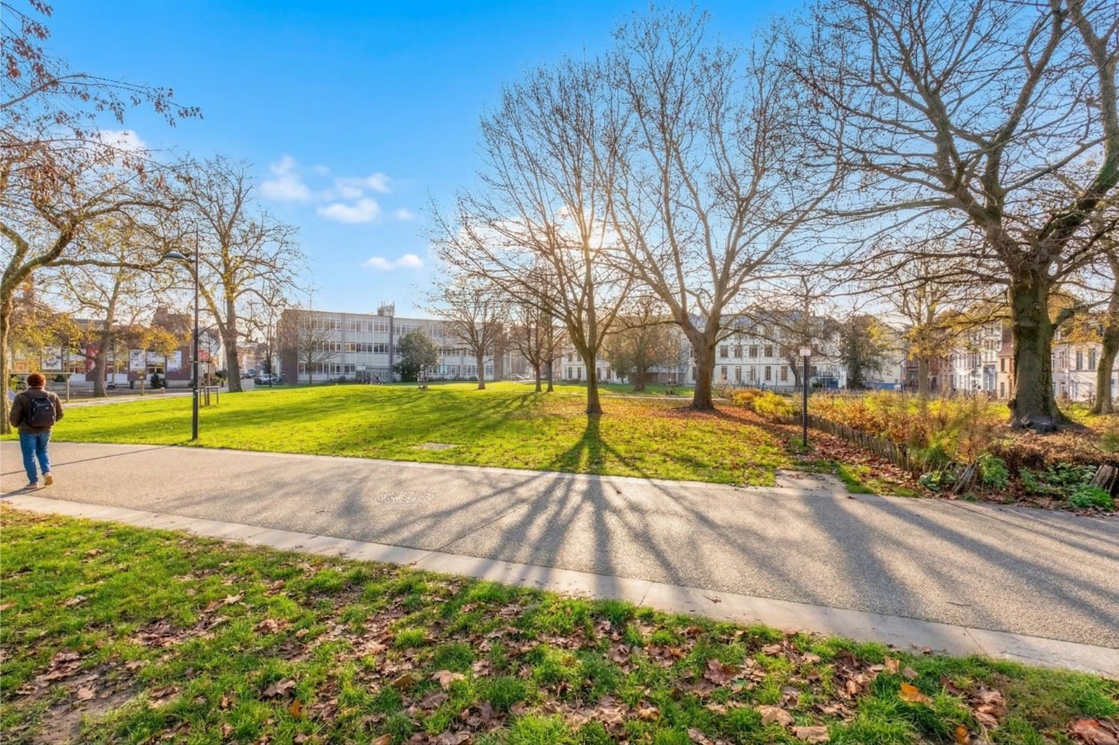 Sterke, vergunde opbrengsteigendom met uitstekend verhuurpotentieel op toplocatie in Gent 