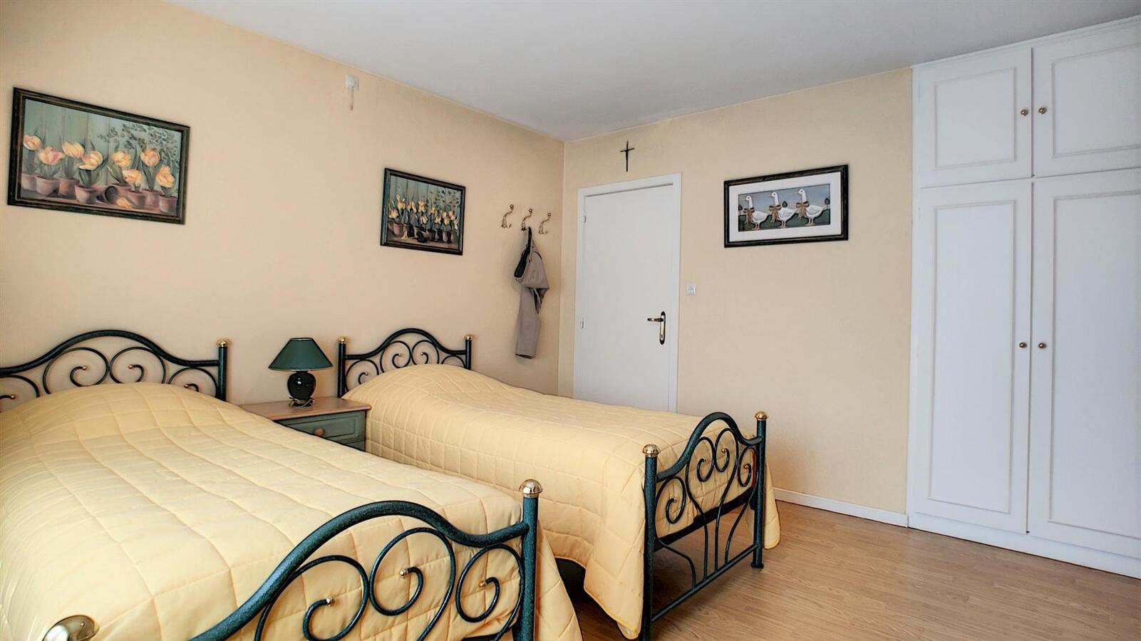 Magnifieke hoekwoning met garage - Heist 