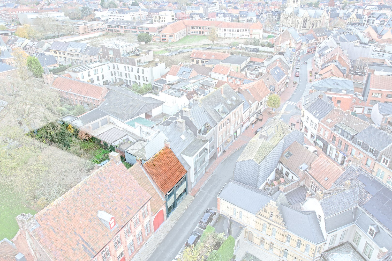 Instapklare eigendom met tal van mogelijkheden in hartje Poperinge. 