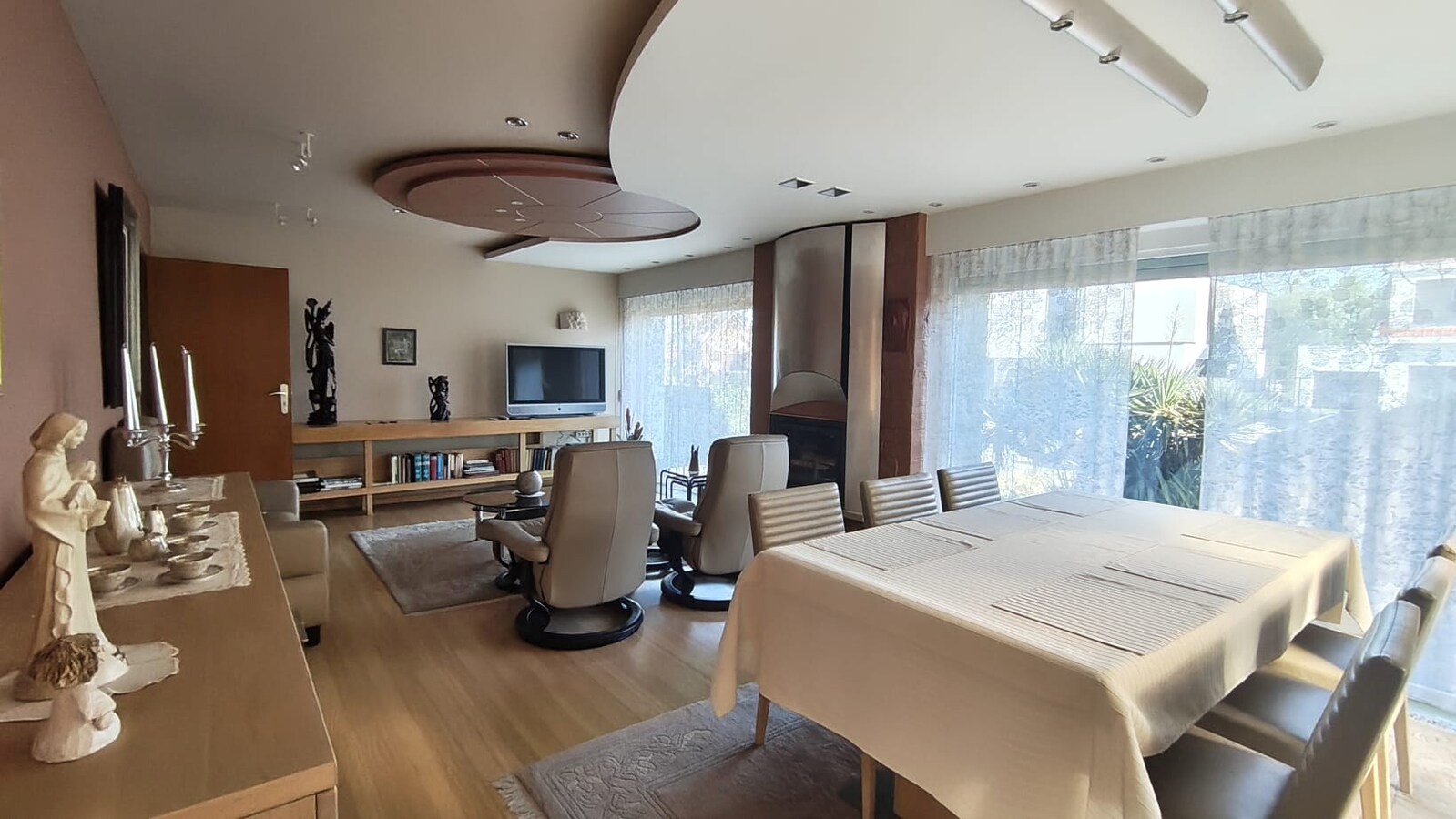 Ruime bungalow met 3 slaapkamers, tuin, terras en garage in hartje Aalter op toplocatie 