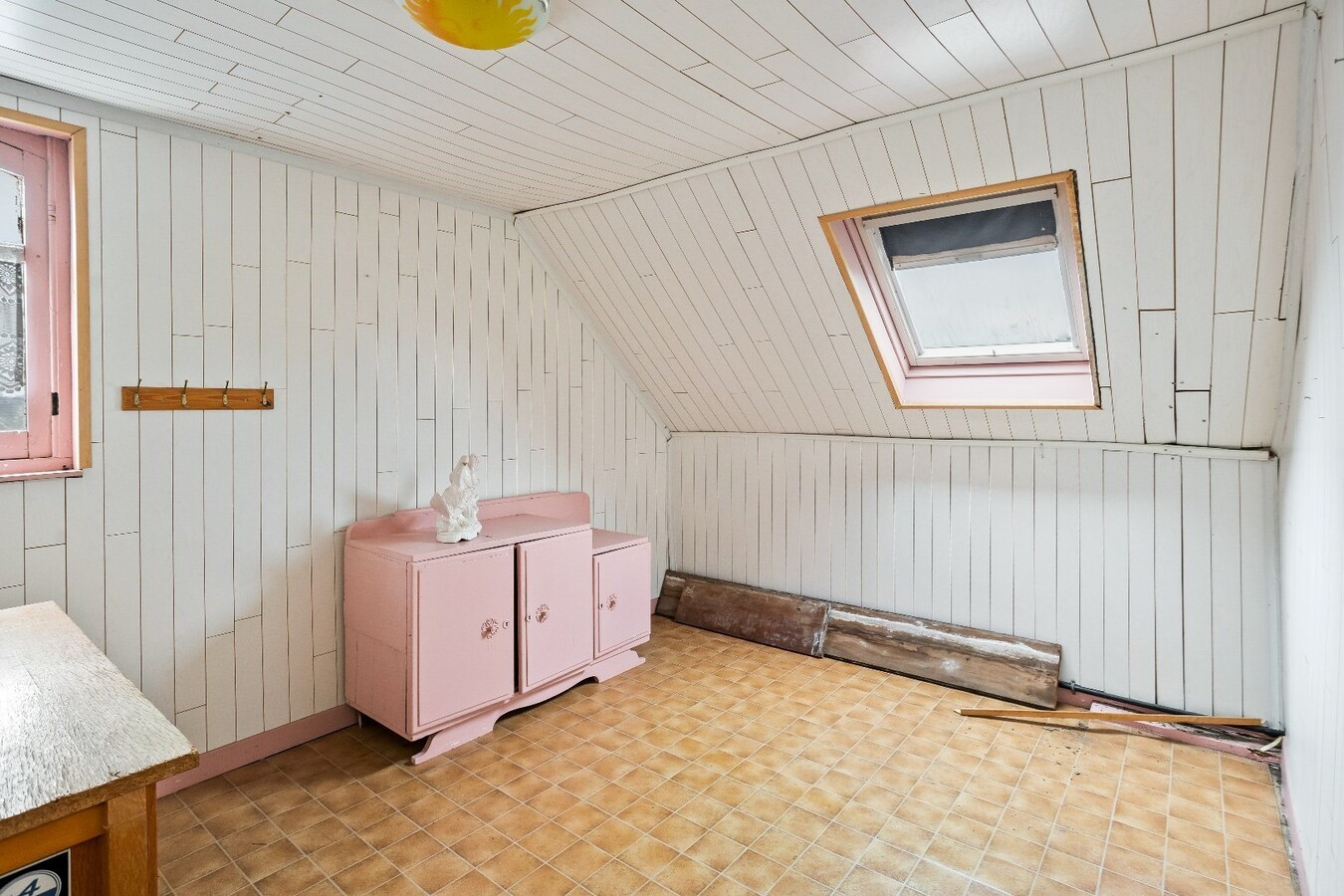 Alleenstaande woning op ruim perceel van 955 m² 