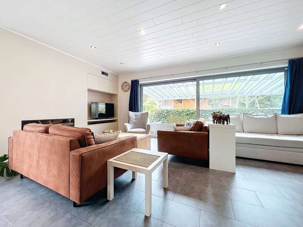 Recente, energiezuinige (label A) villa met groene achteruit te St.-Lievens-Houtem 