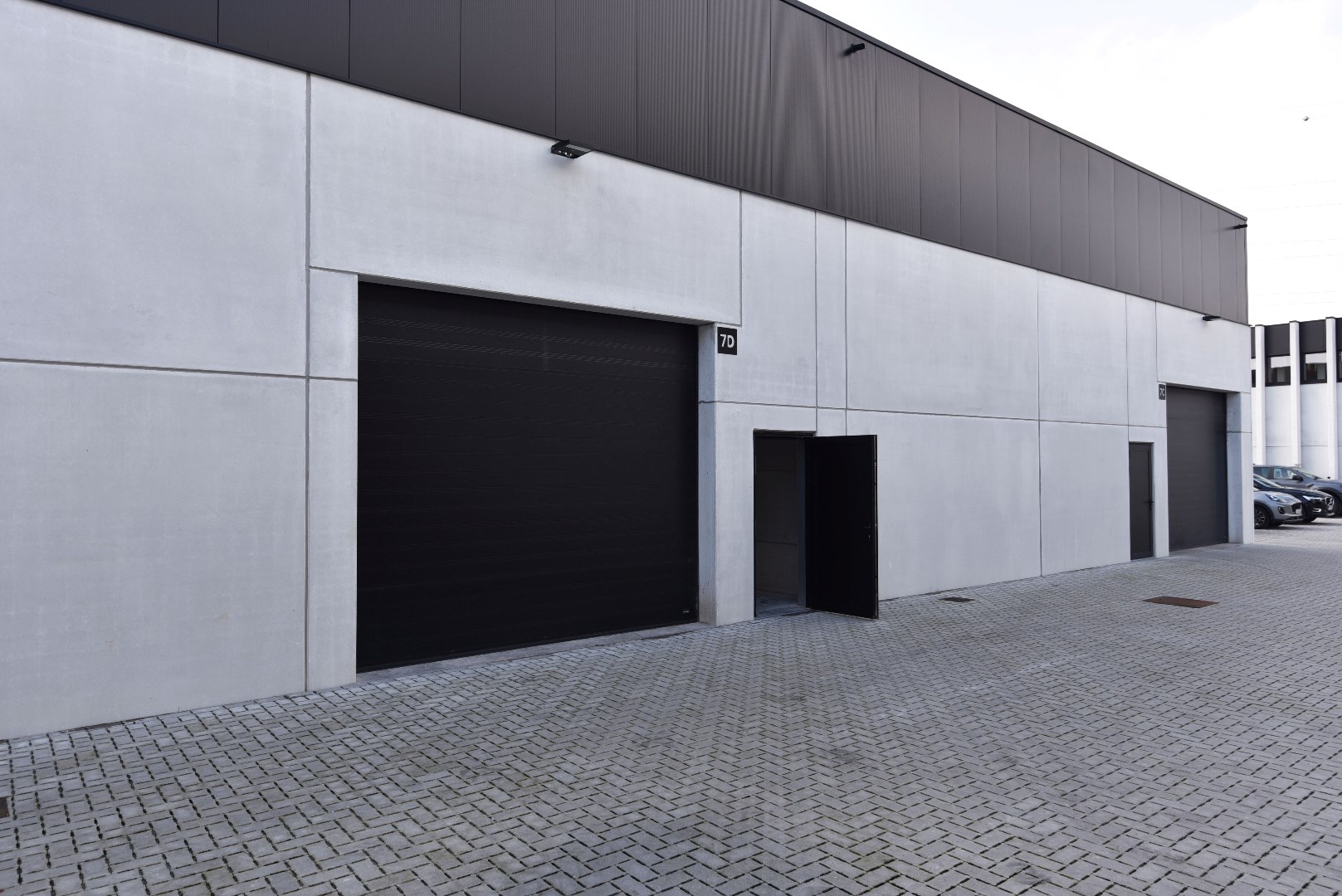 Goed gelegen nieuwbouw KMO-unit te Eeklo 