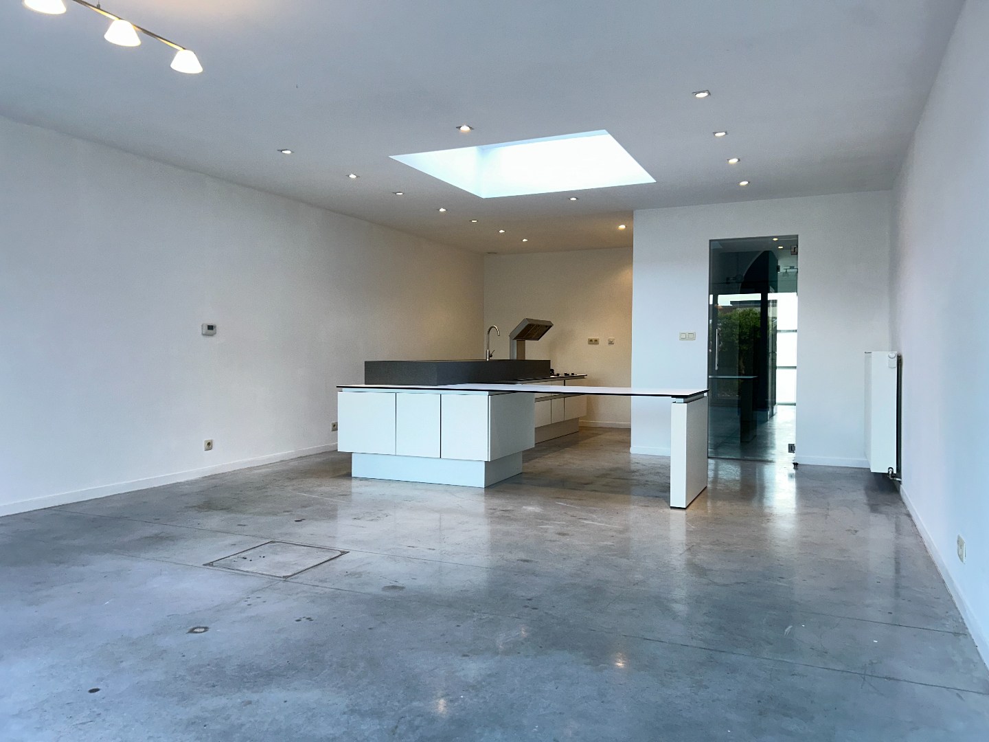 Verrassend ruime woning met 4 slaapkamers, garage en stadstuintje 