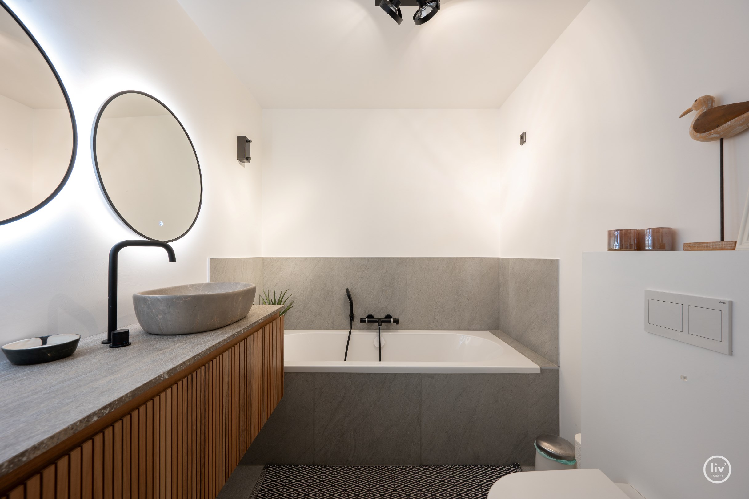 Luxueuze mezzanine van ca. 215 m² met open zichten op toplocatie in Duinbergen 