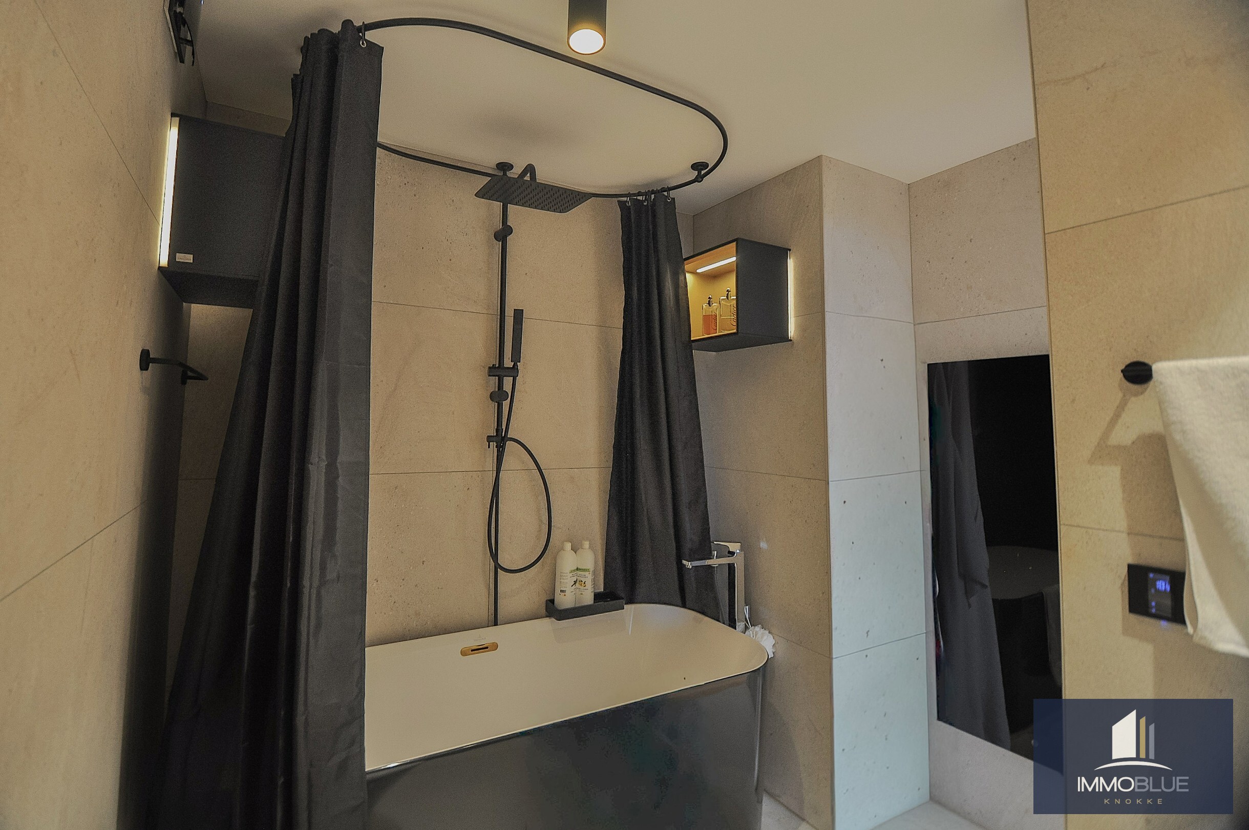 Uniek duplexappartement/penthouse met een weids uitzicht. 