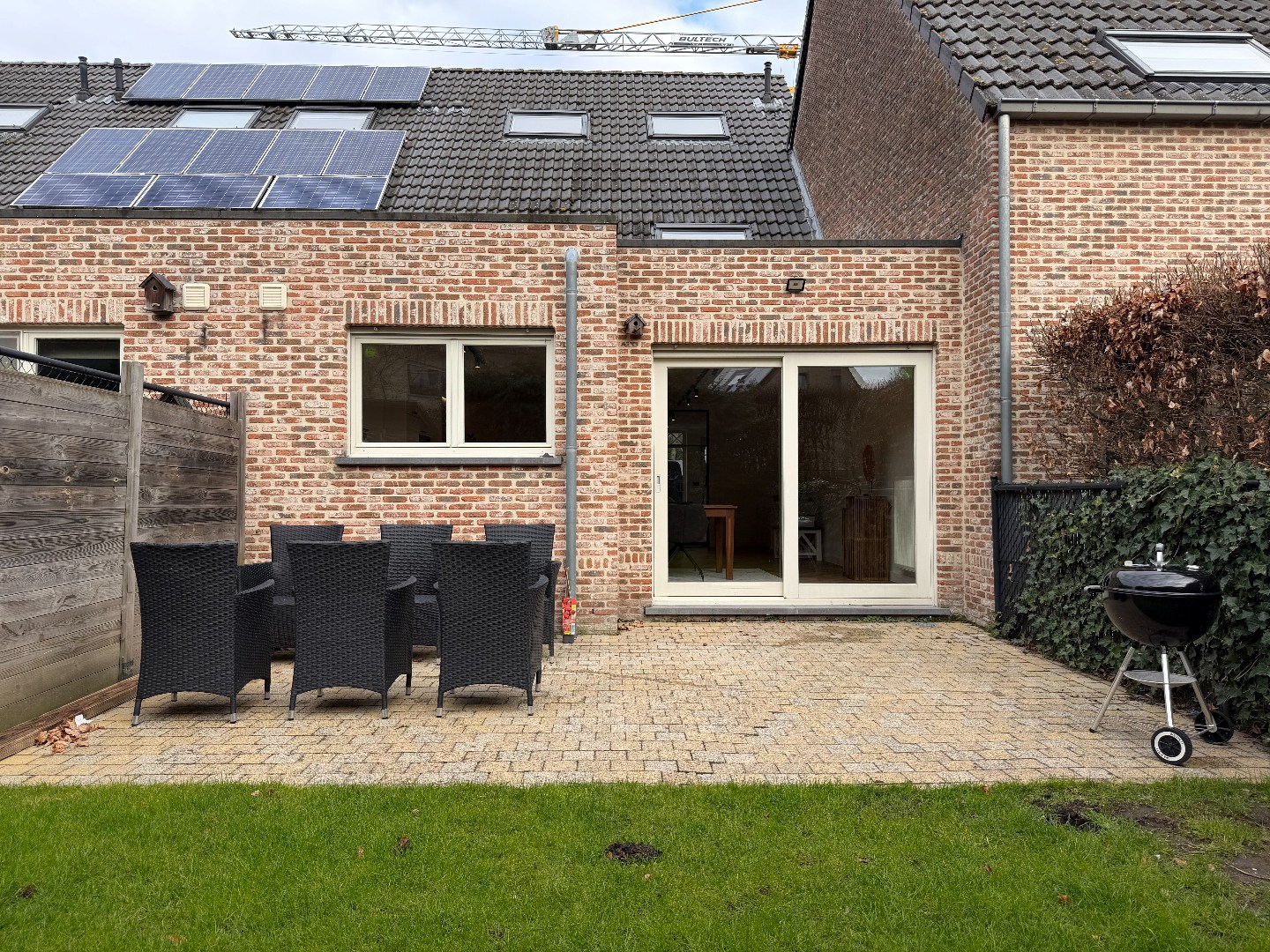 Charmante gerenoveerde rijwoning in pastoriestijl te koop in centrum Schilde 