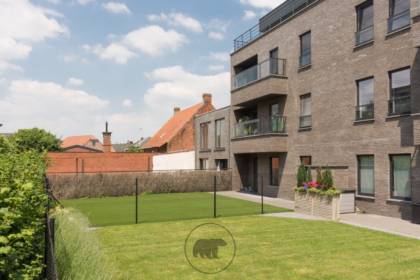 Ruim 3slk appartement met tuin en garagebox in centrum Lochristi 