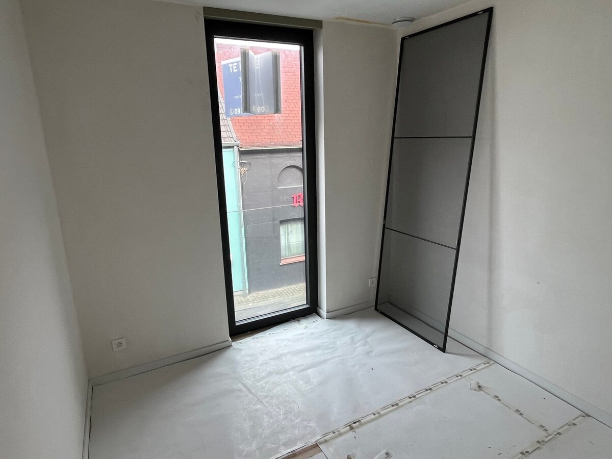 Ruim 2 slpk-appartement incl. staanplaats en kelderberging. 