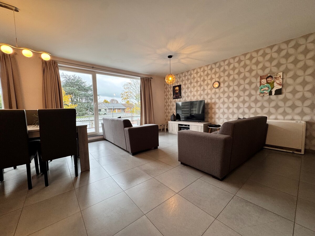 Instapklaar appartement met 2 slaapkamers en garage te Torhout 