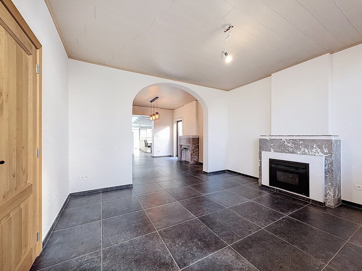 Ruime, vernieuwde HOB met leuke tuin te Zwalm 