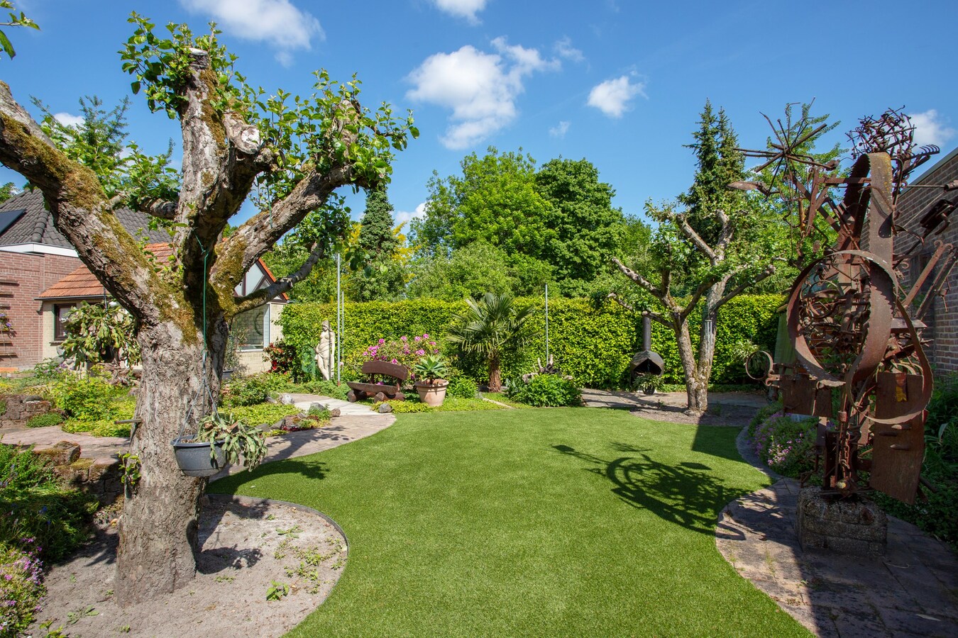 Vrijstaande woning met karakter, ruimte en een verrassende buitenruimte. 