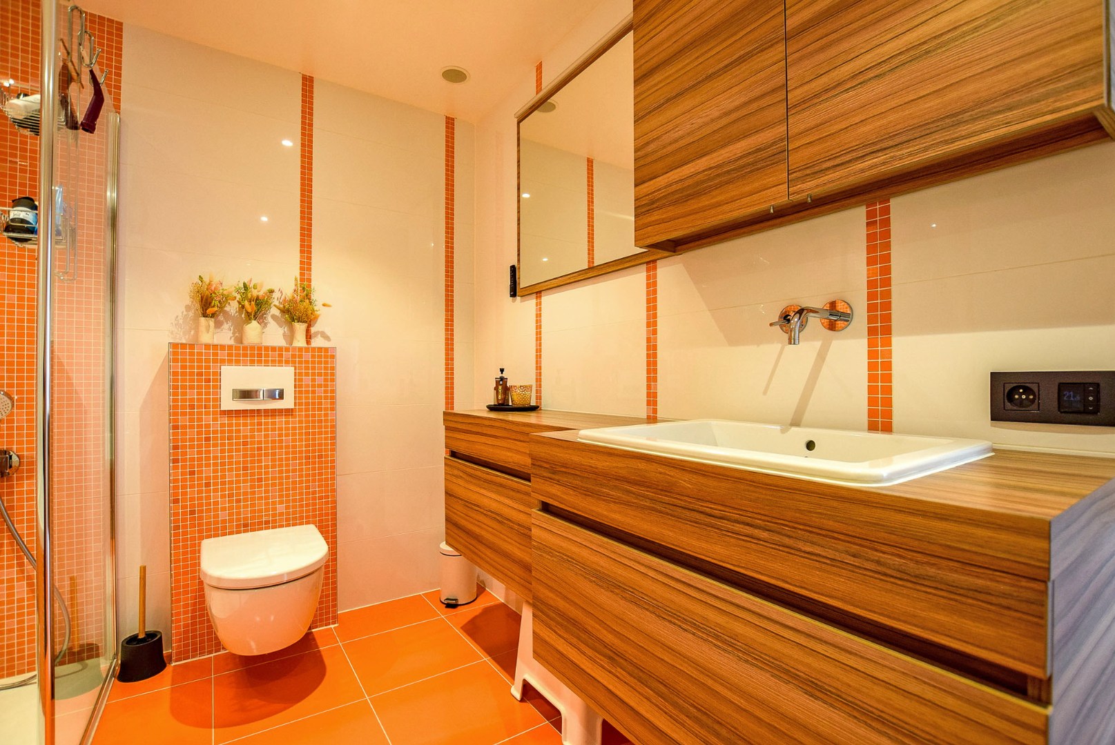 Instapklare, energiezuinige woning met aparte gastenunit in het hartje van Veurne. 