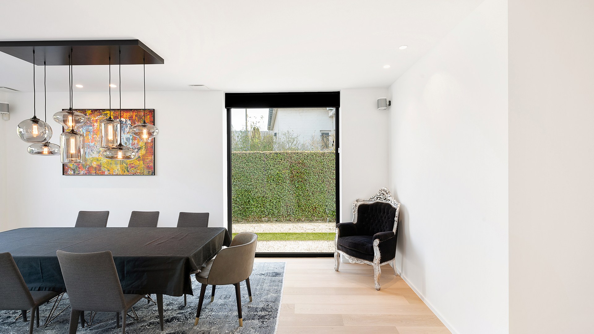 Centraal gelegen 3-gevelwoning in hedendaagse stijl – Bouwjaar 2014 