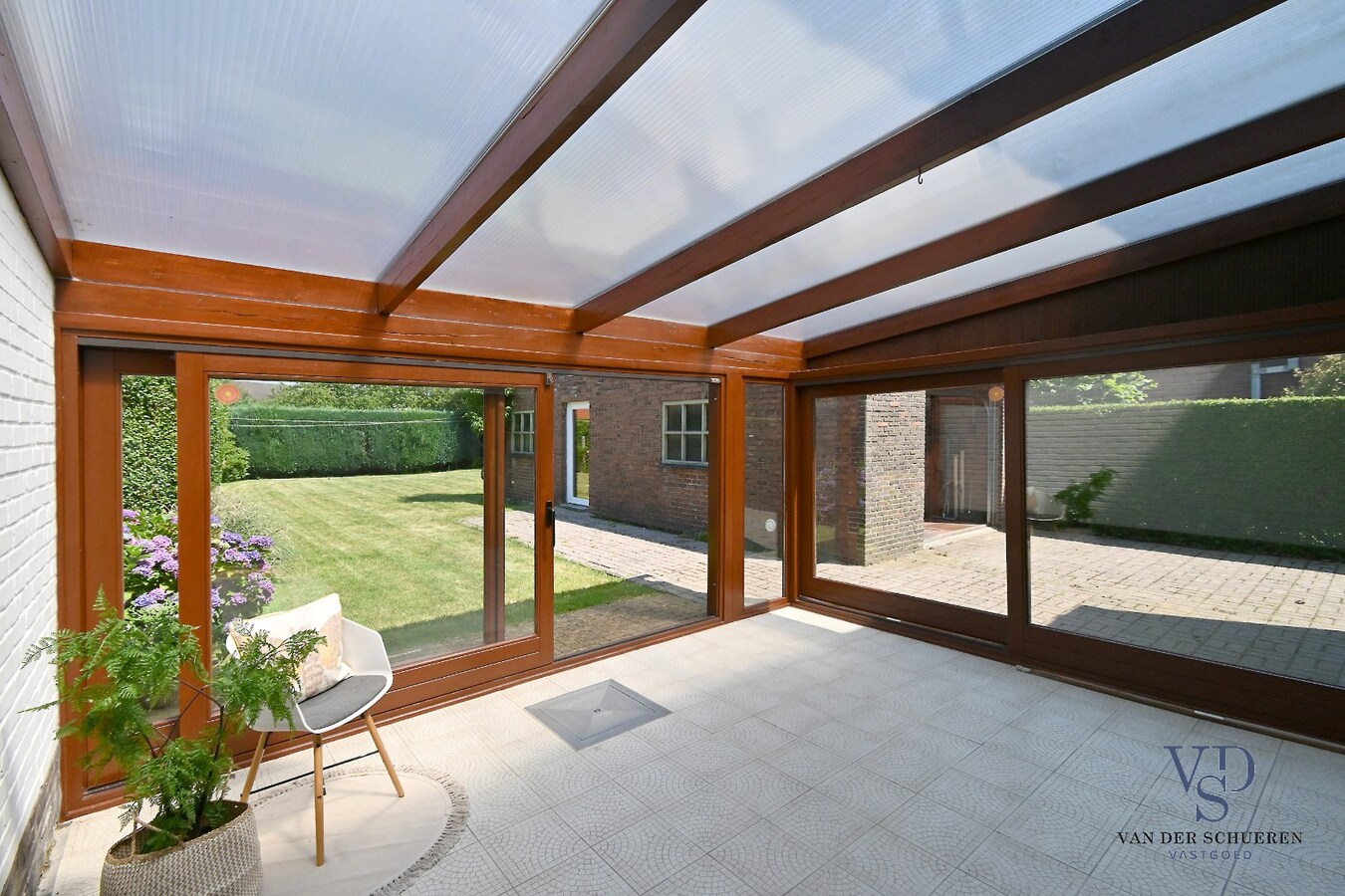 Ruime Half Open Bebouwing in rustige buurt 