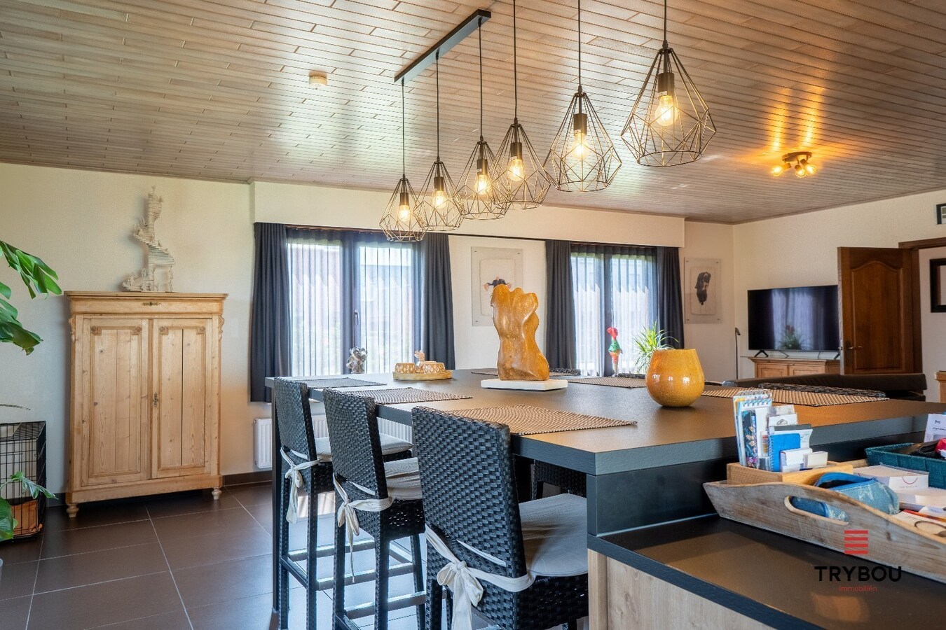 Gerenoveerde landelijke woning op een perceel van 1396m² met prachtige verzichten! 