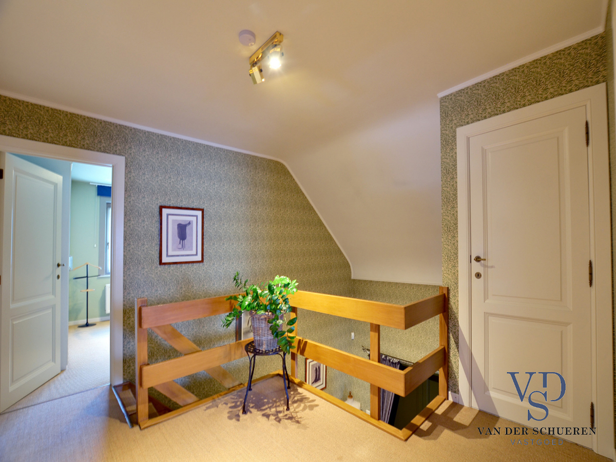 Ruime, tijdloze villa. Uitstekende ligging. 