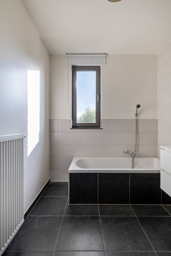 Recent appartement met 2 slaapkamers, terras, 2 ondergrondse autostaanplaatsen en private kelderberging in Herent! - EPC 41 kWh/m² - bewoonbare opp. 86 m² 