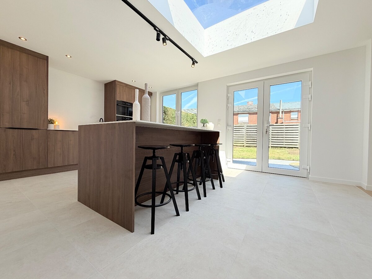 Prachtige gerenoveerde zeer ruime woning in een rustige wijk te  Gullegem ! *** NONO INSPIRED*** 