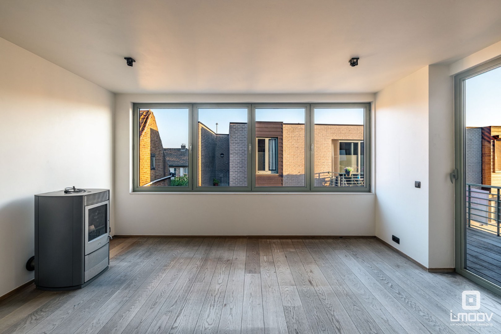 Charmant tweeslaapkamer appartement met terras in rustig woonerf 