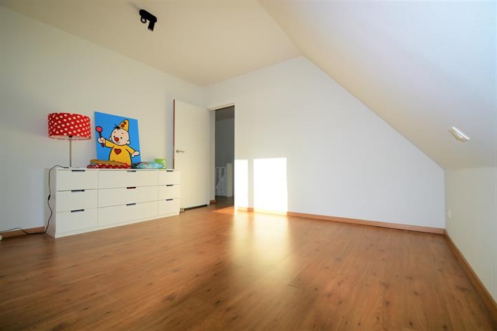 Prachtig gerenoveerde woning met een zeer ruime en zonnige tuin op top locatie in Mol 