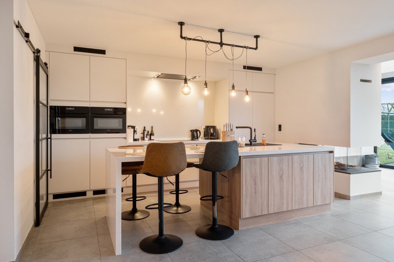 Recente, goed afgewerkte gezinswoning op een perceel van 5a15ca nabij het dorpscentrum van Opoeteren! 