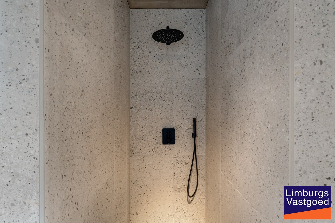 Nieuwbouwwoning, open bebouwing, 3 slpk, 3a60ca 