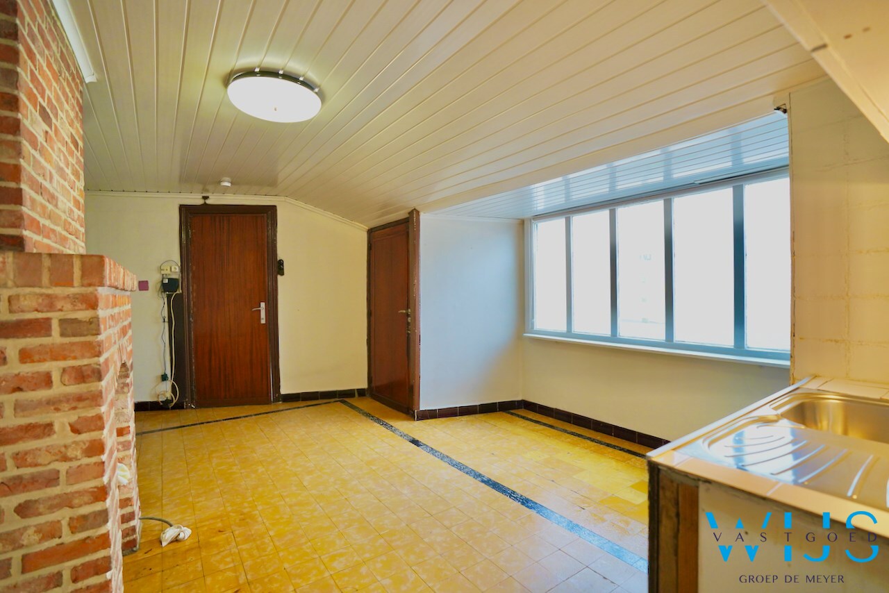 Te renoveren woning in centrum Ertvelde 