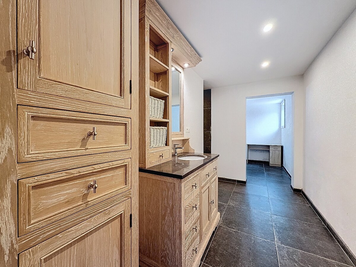 Ruime, vernieuwde HOB met leuke tuin te Zwalm 