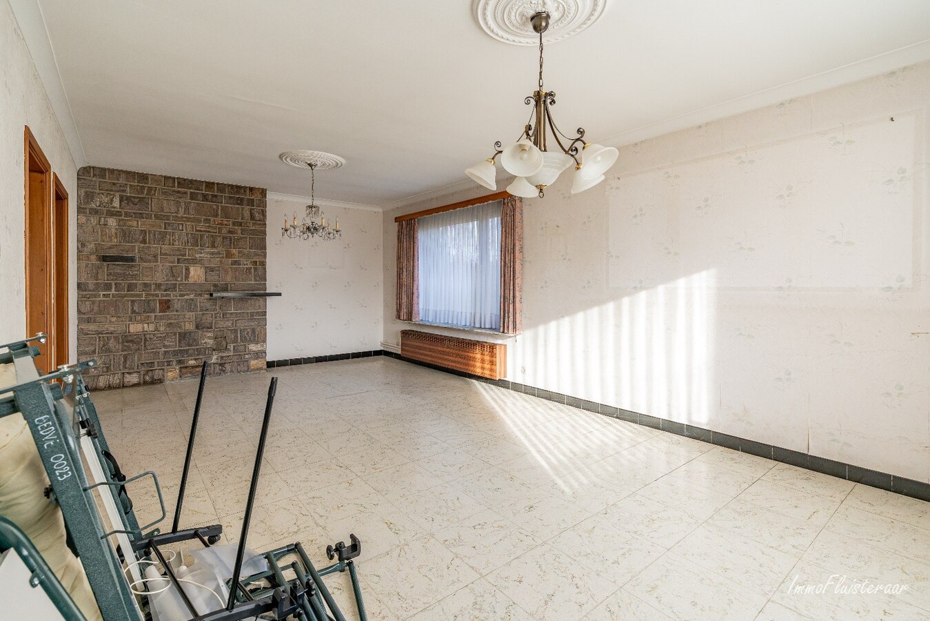 Renovatable farmhouse with stables and pastures on approximately 7 hectares in Hechtel-Eksel. 