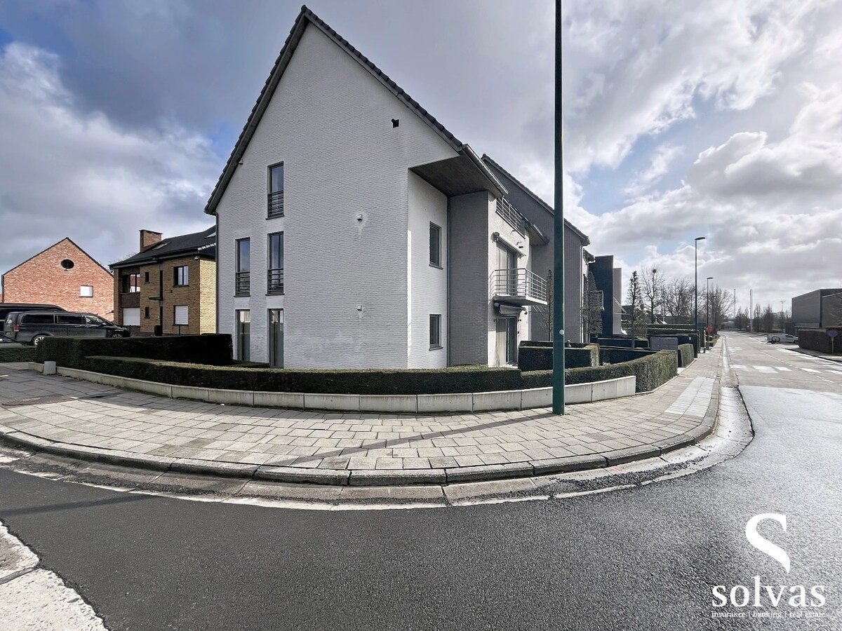 Ruim prachtig appartement met terras, garage en 2 slaapkamers &amp; dressing in Aalter - 125.00m² bewoonbare oppervlakte 