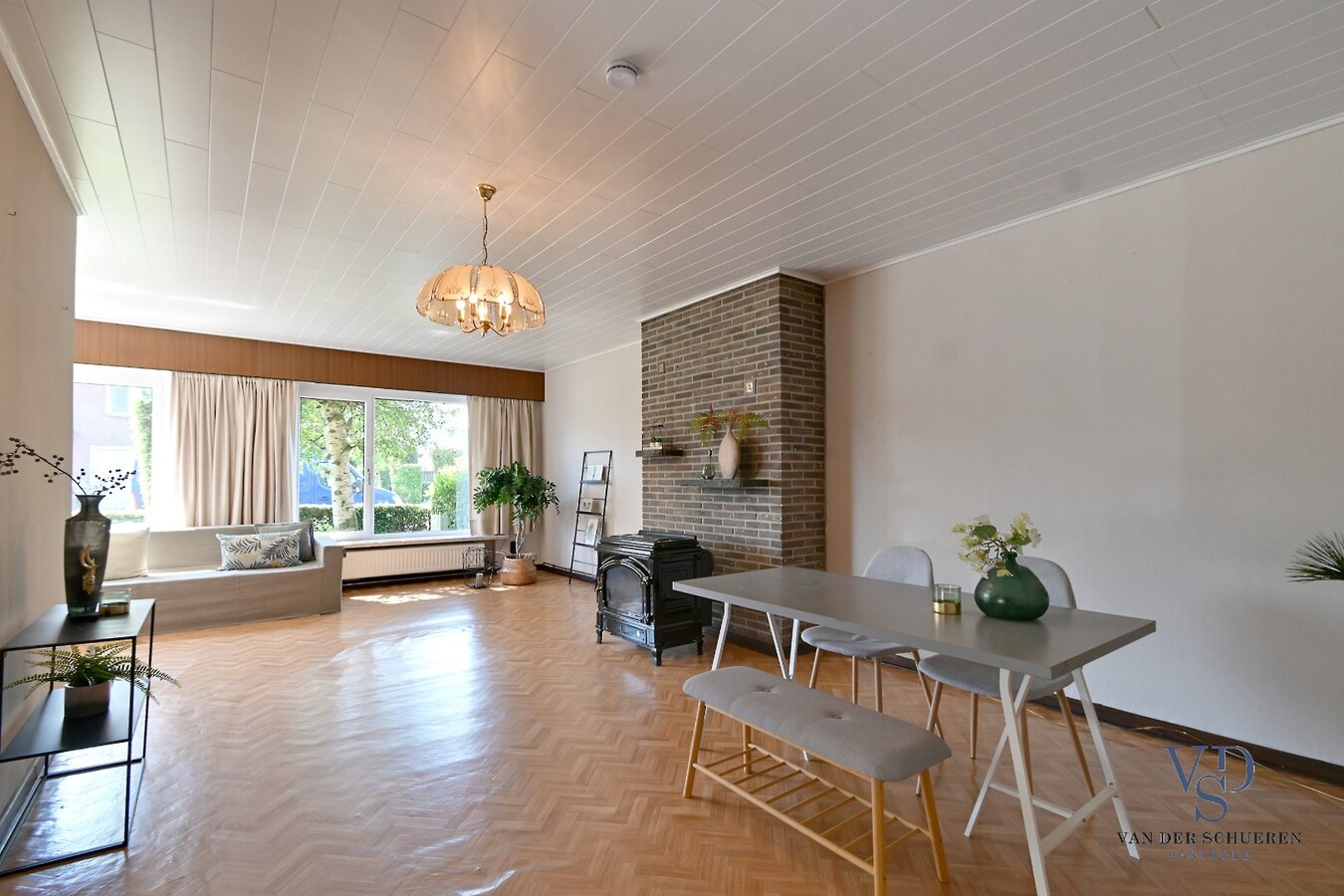 Ruime Half Open Bebouwing in rustige buurt 