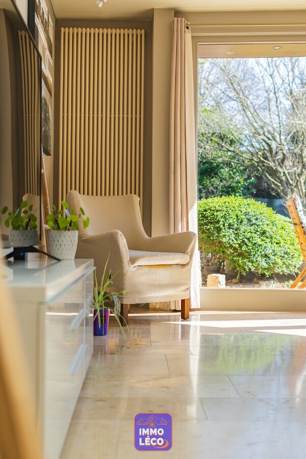 Maison avec garage et jardin, en plein centre-ville, 325m² de surface habitable ! COUP DE COEUR ! 