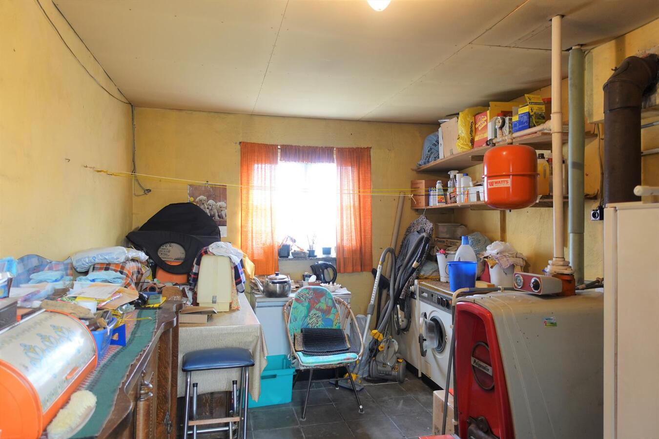 Goed gelegen half-open woning met grote tuin 