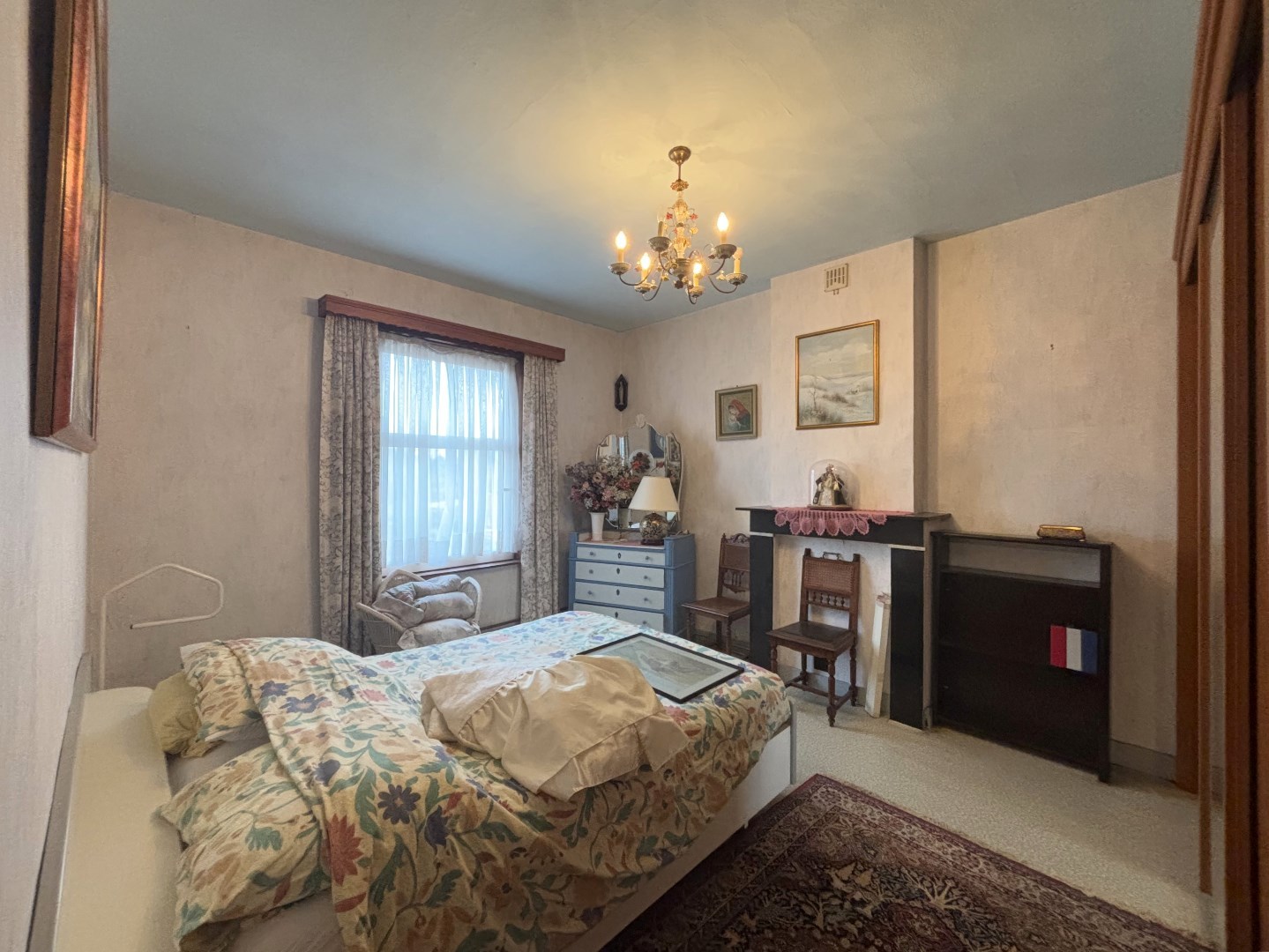 Gezinswoning met 6 slpk. en ruime garage op perceel van 1233m² te Leopoldsburg 