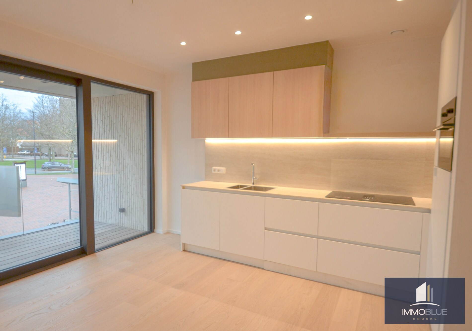 Nieuwbouw: Licht en modern nieuwbouwappartement met terras nabij Duinenwater. 