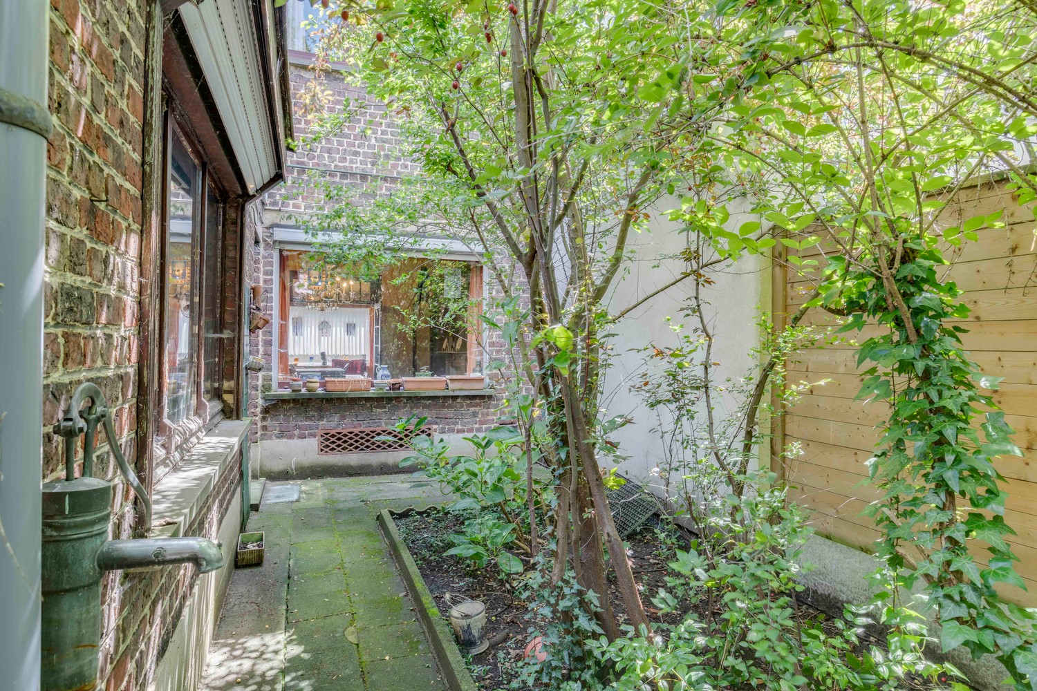 Klassevolle interbellum woning te Gentbrugge 