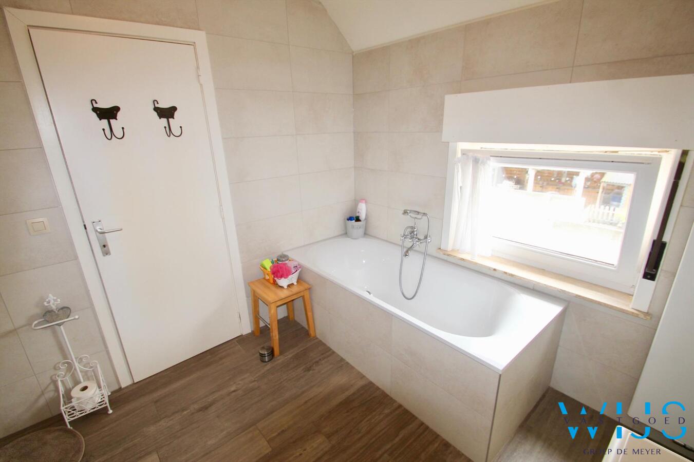 Gezellig &amp; ruim woonhuis in een zeer aangename wijk te Ertvelde ! 