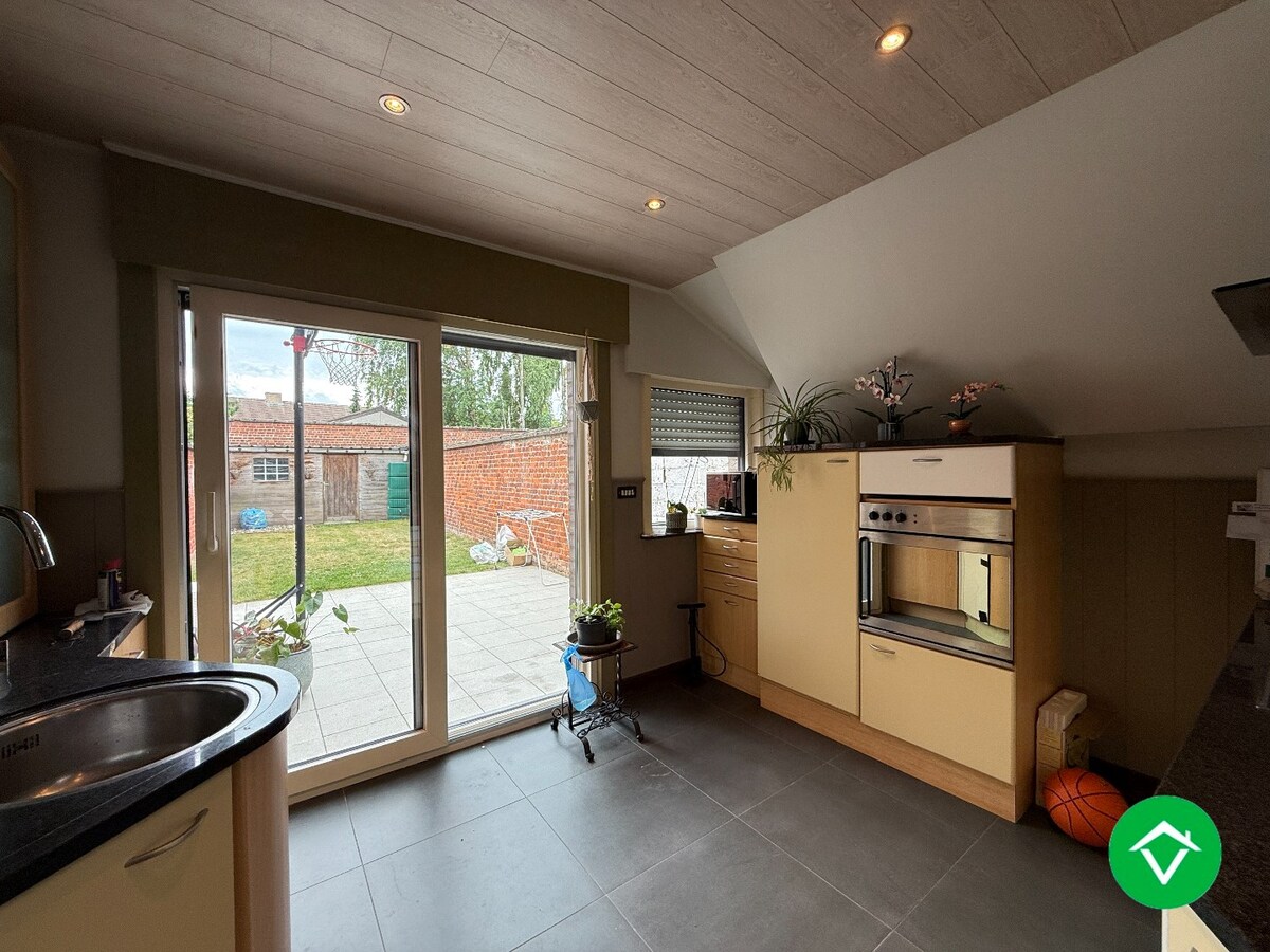 Rijwoning met 3 slaapkamers en tuin te Izegem 